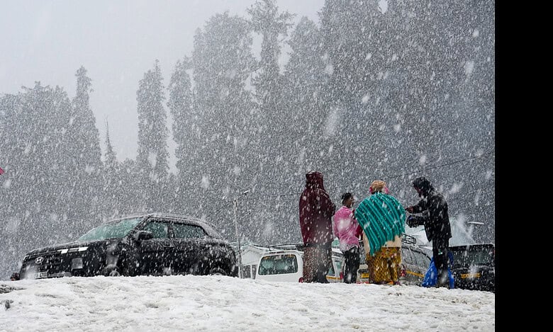 Weather: Snowfall in Jammu and Kashmir