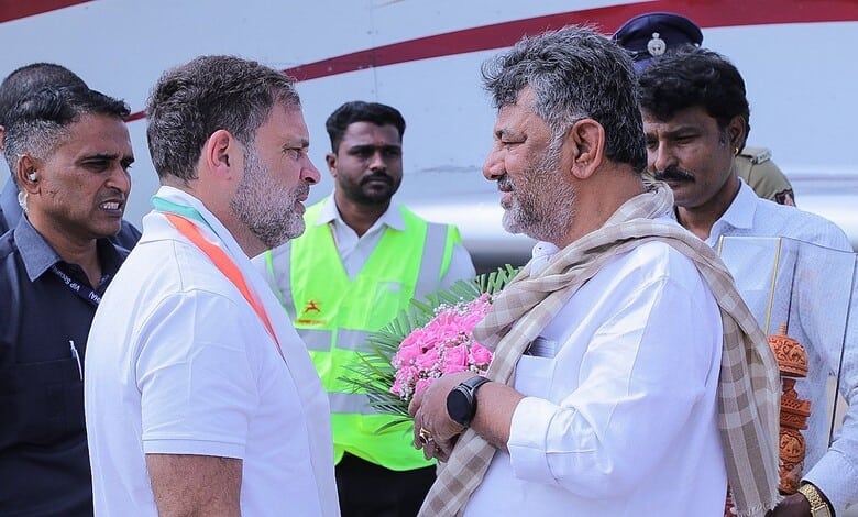 Karnataka Deputy Chief Minister DK Shivakumar witn senior Congress leader Rahul Gandhi