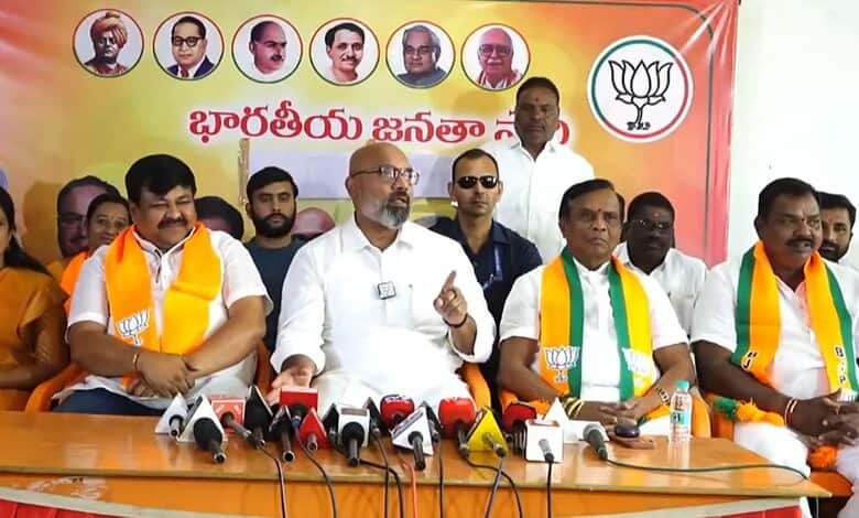 Bharatiya Janata Party's MP from Nizamabad, Dharmapuri Arvind, conducting a press meet.