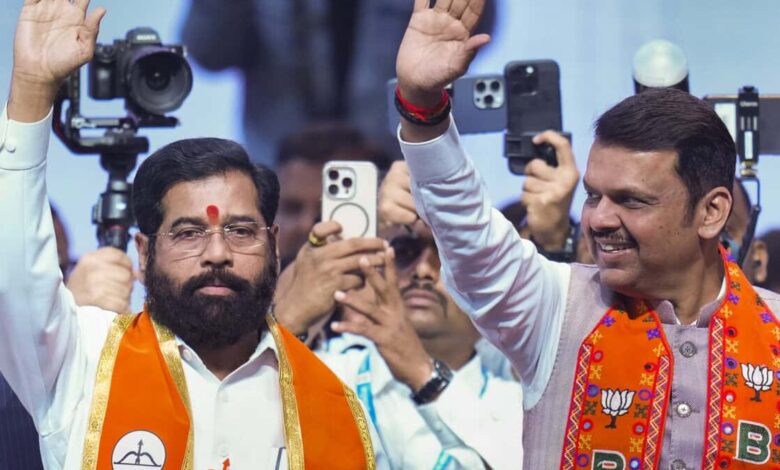 Maharashtra Chief Minister Devendra Fadnavis, right, with Deputy CM Eknath Shinde during the campaign in Mumbai.