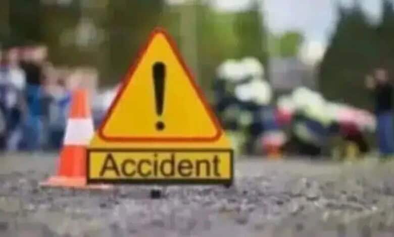 Technician dies in road accident in Hyderabad