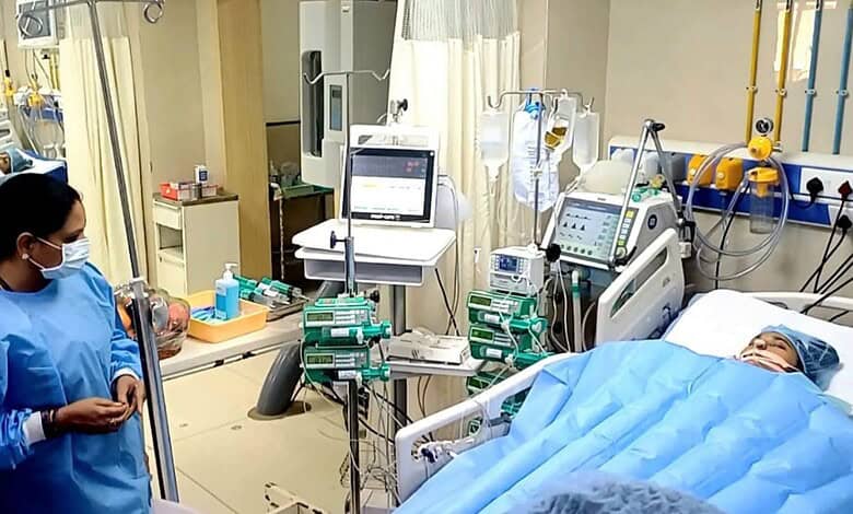 Telangana Jagruthi Samithi President Kavitha visits the injured Telangana excise constable