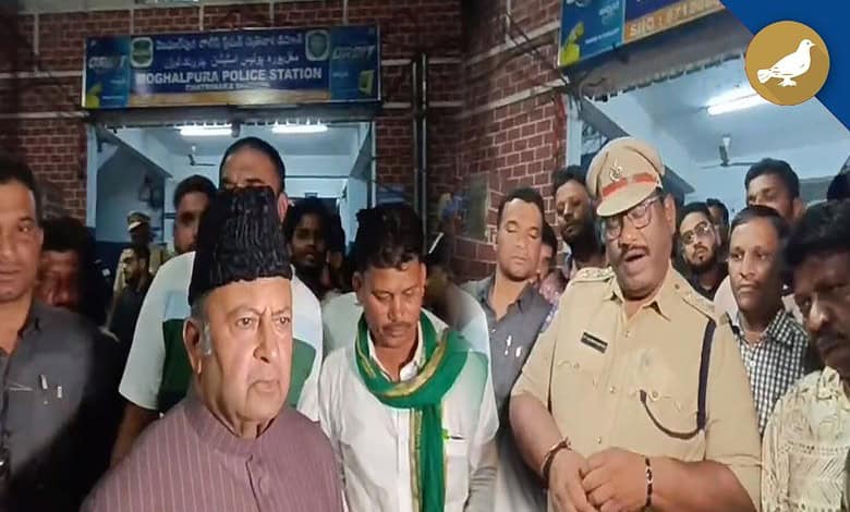 AIMIM workers attacked near Lal Darwaza in Hyderabad