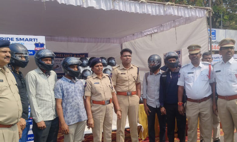 Free helmets drive by Malkajgiri traffic wing