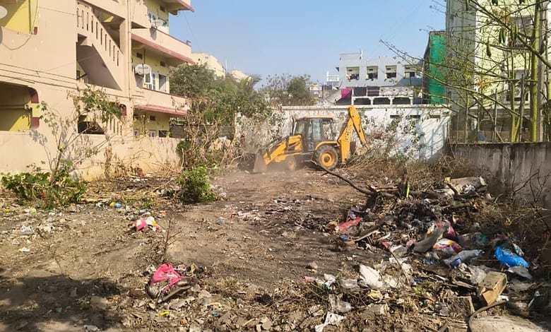 Hydraa team clearing encroachments from park area in Jeedimetla.