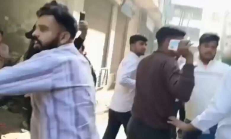 Hindutva workers driven away in UP's Varanasi