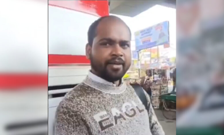 UP bus conductor refused to allow Muslim woman on bus after seeeing her in burqa