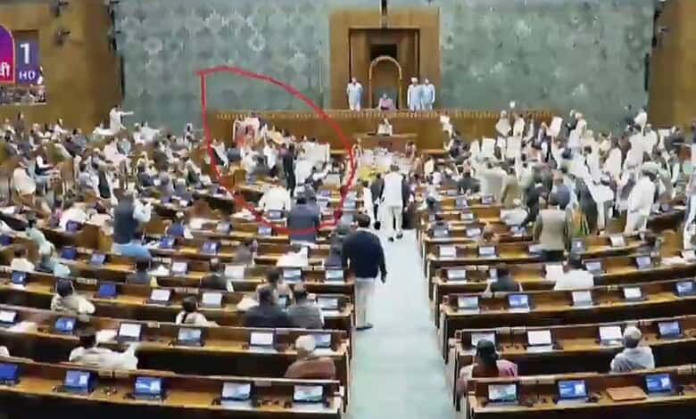 PM’s speech deferred after women MPs gherao Chair, Lok Sabha adjourned