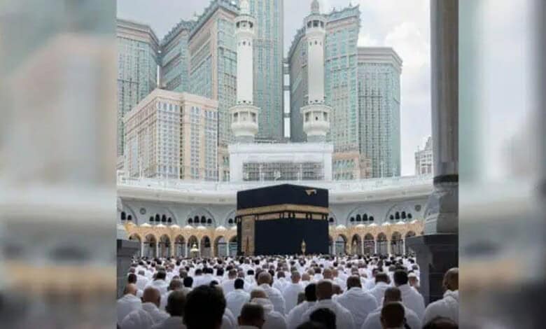 Pilgrims perform Haj in Makkah