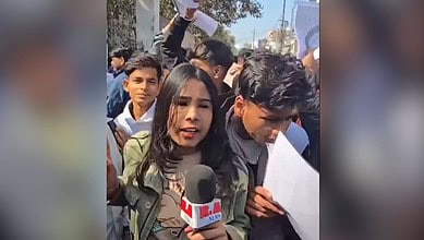 Woman journalist harassed in Bihar by school boys