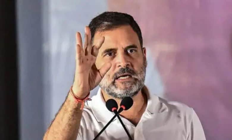 Rahul Gandhi speaking passionately during Bharat Bandh rally supporting workers and farmers.