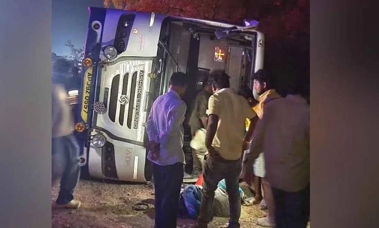 APSRTC bus accident