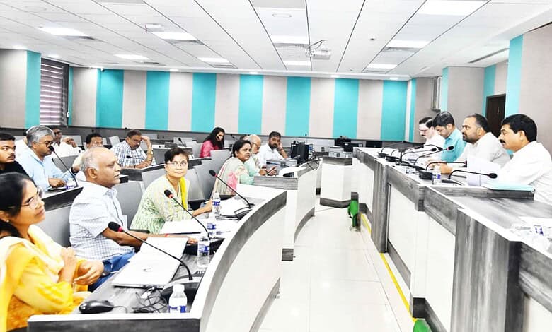 Officials and stakeholders discuss the June 2 deadline for Musarambagh and Nalgonda flyover projects.