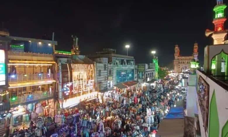Bustling Telangana market open late for Ramzan celebrations.