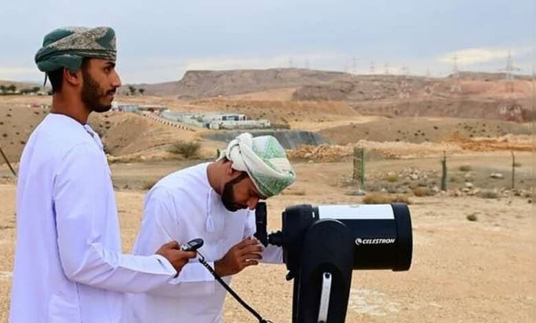 Oman announces the first day of Ramzan 2026, with two men observing the moon to mark the Islamic hol.