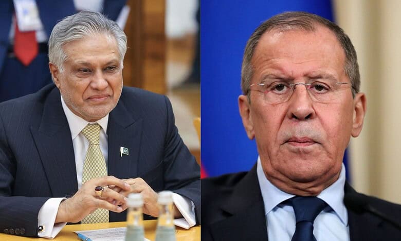 Pakistan Foreign Minister Ishaq Dar (left) and Russian Foreign Minister Sergey Lavrov (right)