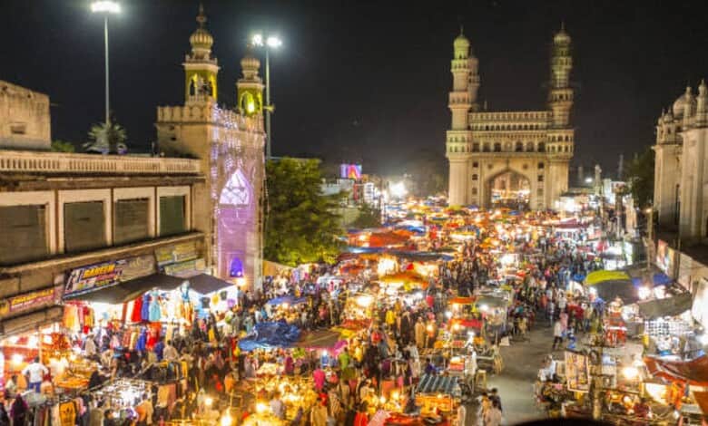 Glimpse of night bazaar at Charminar