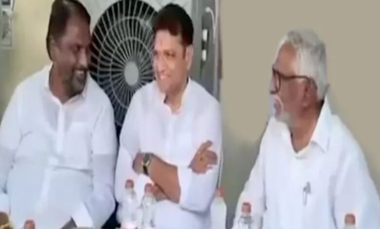 The image shows ministers D Sridhar babu and Adluri Laxman Kumar meeting T Jeevan Reddy at his residence in Jagtial on Saturday, March 21.