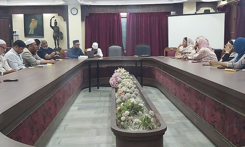 Community leaders and NGO representatives discuss mosque networks for community mobilisation in Hyderabad.