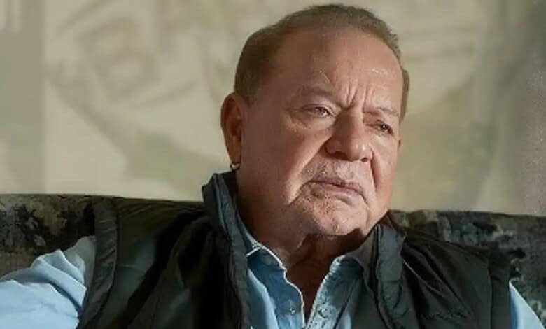 Salim Khan, father of Salman Khan, looks thoughtful as he returns home after weeks of concern.