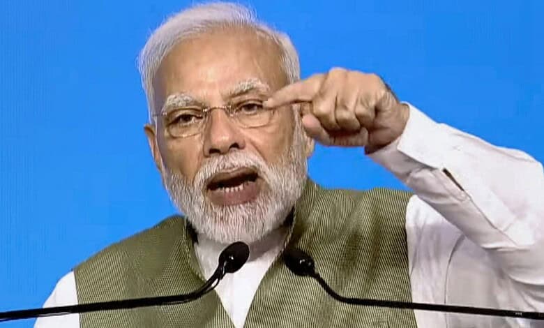 PM Modi Addresses a meeting
