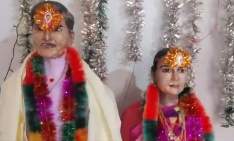 Idols of Ramkoti and his lover placed in the temple in Mahabubabad