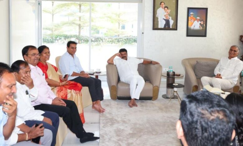 Harish Rao and other BRS MLAs meet KTR at his residence