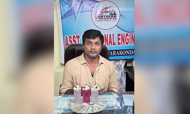 Telangana ACB nabs electricity dept official over Rs 30K bribe
