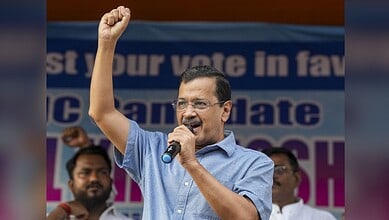 Kejriwal speaking passionately at a rally, urging 27 lakh deleted voters to back TMC in Bengal elections.