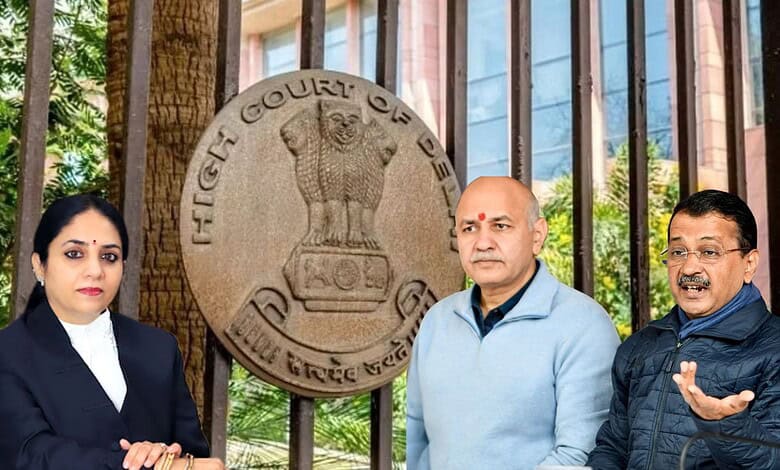 Arvind Kejriwal and Manish Sisodia outside Delhi High Court during excise case hearing.
