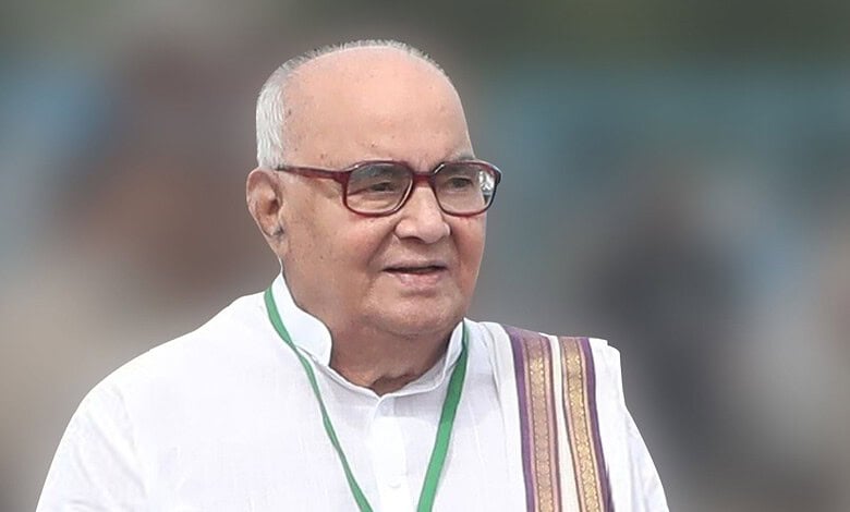 Image of Nadendla Bhaskara Rao, former Andhra Pradesh Chief Minister, wearing glasses and traditional att.