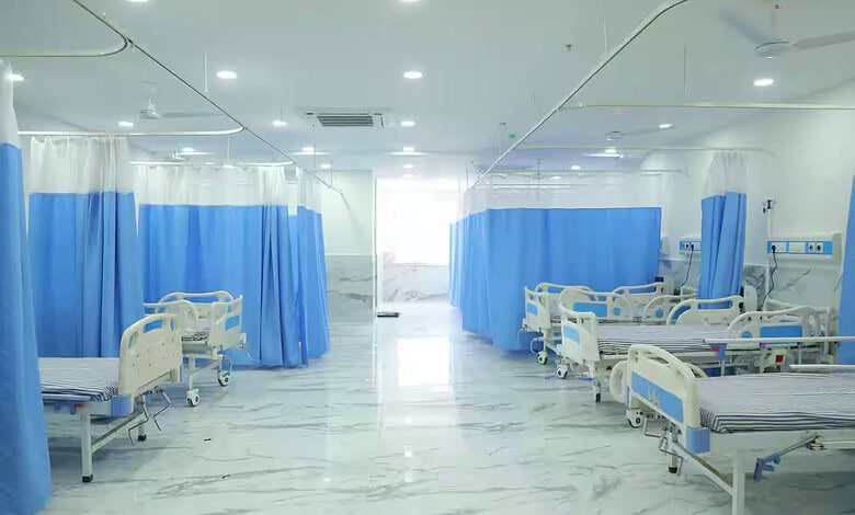 Family members of a patient who died allege private hospitals colluded to refer the patient after death in Nagarkurnool town on Wednesday, April 22, 2026.