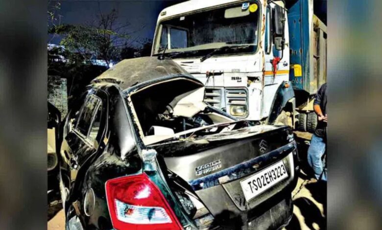 Two killed as car rams into stationary lorry in Karimnagar