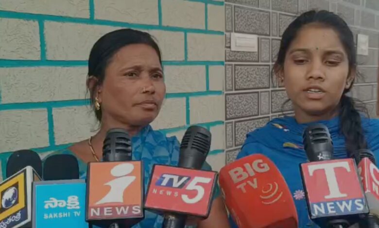 Telangana woman protests outside beau’s house after marriage refusal