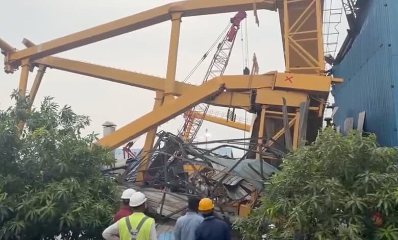 Crane collapse at Telangana prefab manufacturing unit, causing fatalities among workers.
