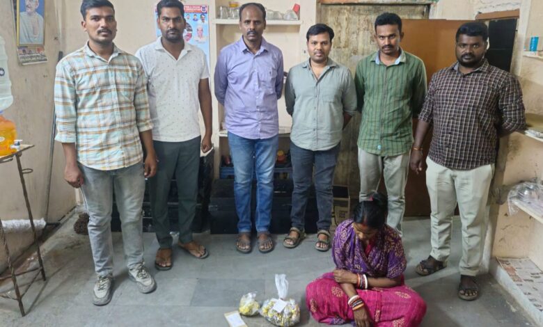 Woman arrested with 870 gm of ganja in Hyderabad