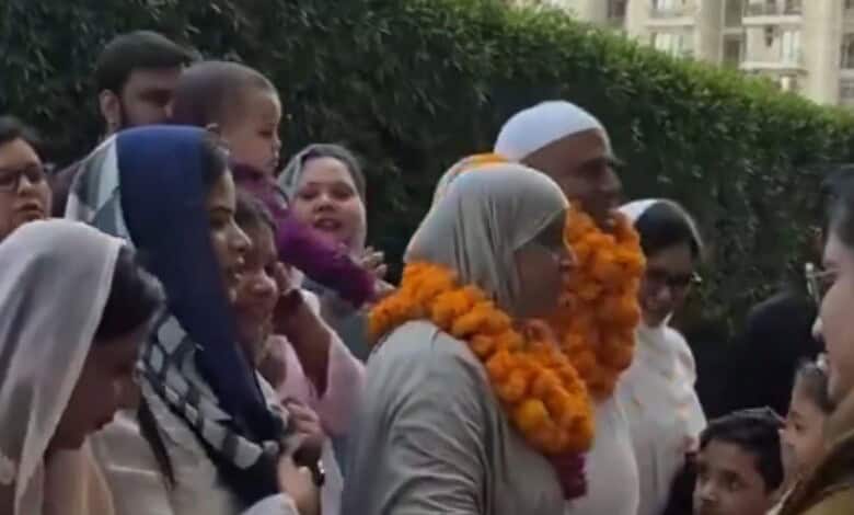 Hindu neighbours shower love on Muslim friends leaving for Haj 2026 in Ghaziabad, demonstrating unity and.