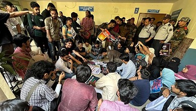 Protest at Jamia Millia Islamia over RSS-linked event, students clash with police, many injured during th.