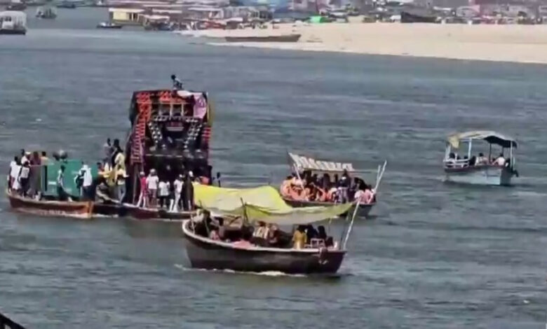 Varansi boat partyVaransi boat party