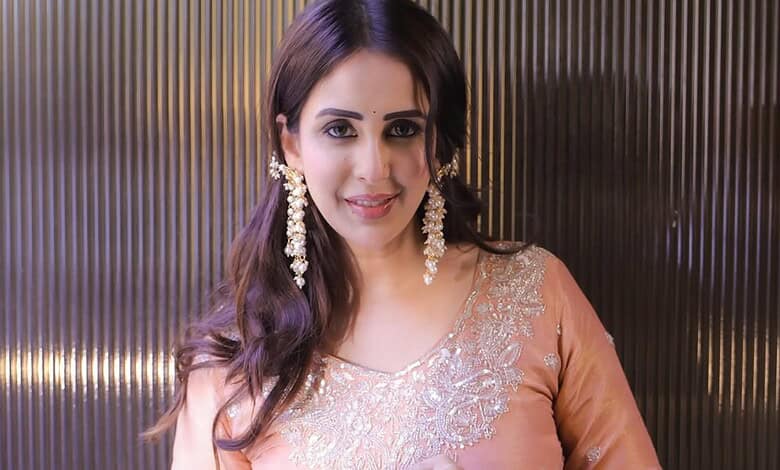 TV actress Chahatt Khanna smiling, wearing traditional attire, celebrating her faith conversion.