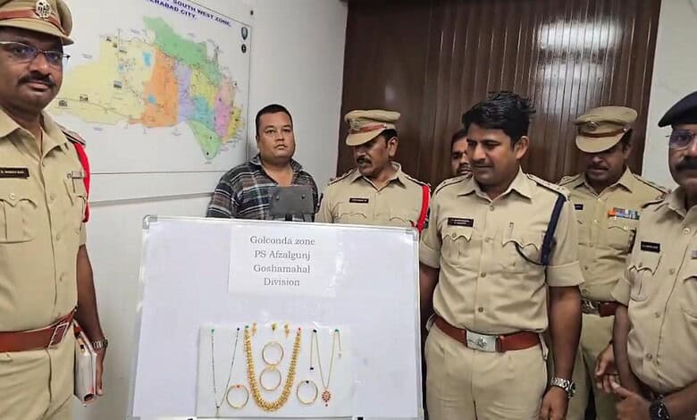 Police arrest gold theft suspect, recover 17 tulas of ornaments in Afzalgunj.