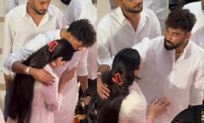 Mohammed Siraj with Zanai Bhosle at Asha Bhosle's funeral