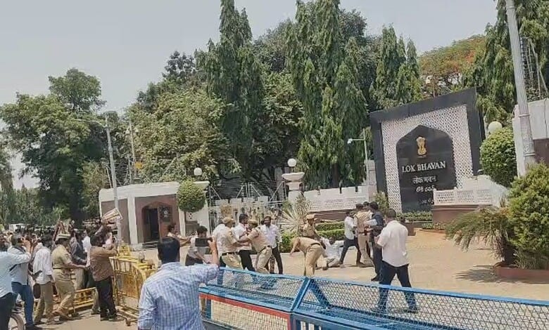 Police lathicharge at Lok Bhavan during BRSV protest over NEET paper leak, with officers dispersing prote.
