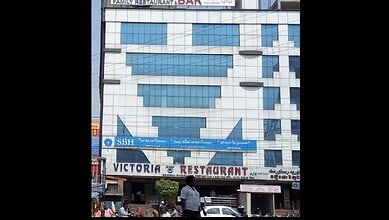 Hotel staff in Hyderabad involved in a dispute over missing chicken piece in biryani.