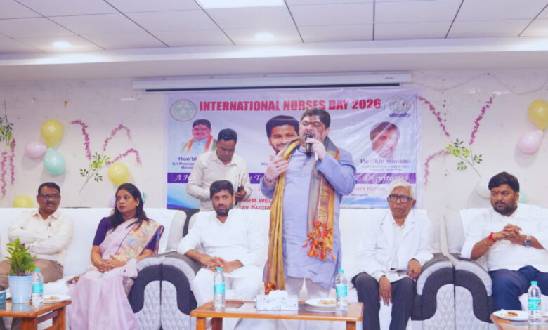 Ponnam Prabhakar at International Nurses Day celebration at Niloufer Hospital