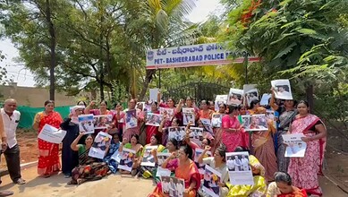 BRS women leaders protest in Hyderabad
