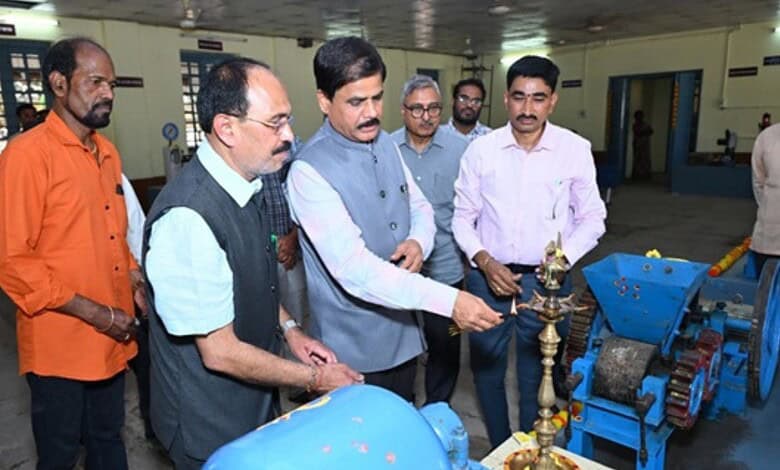 Professor P Chandra Sekhar, Principal, University College of Engineering inaugurates internship programme