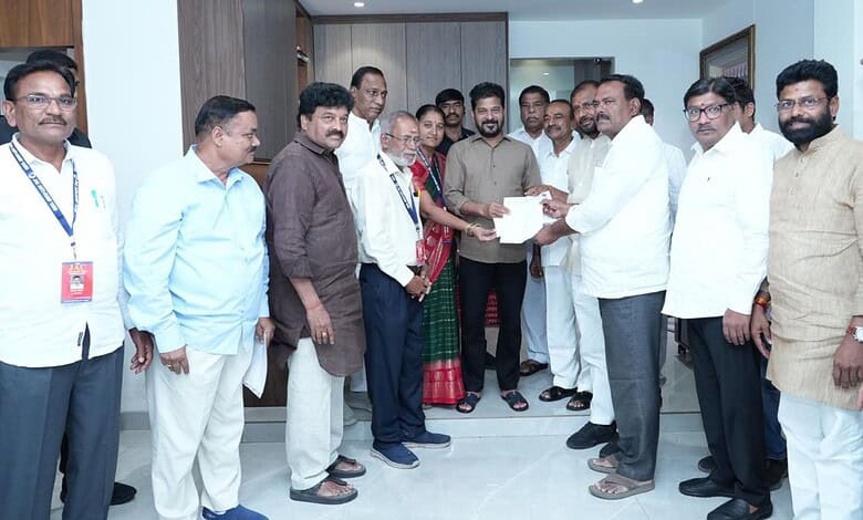 Group of community members and officials meet with the Chief Minister regarding Jawahar Nagar dump yard i.