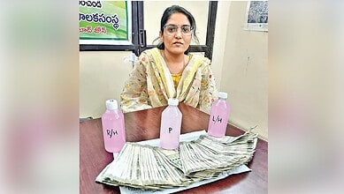 Hyderabad: GHMC jr assistant caught taking Rs 1 L bribe by ACB