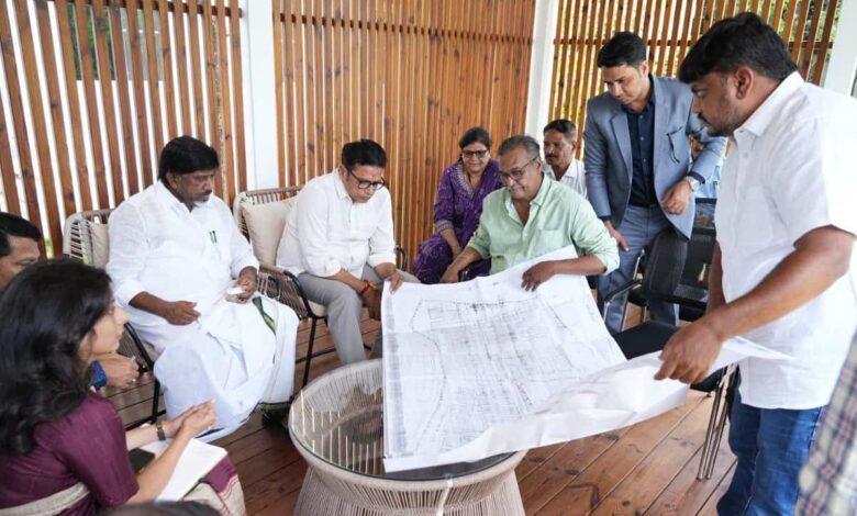 Telangana DY CM Bhatti Vikramarka meets people from Madhu Park Ridge Association in Hyderabad.